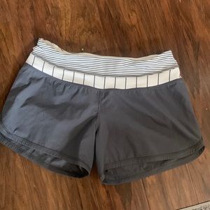 Lululemon gray and white shorts